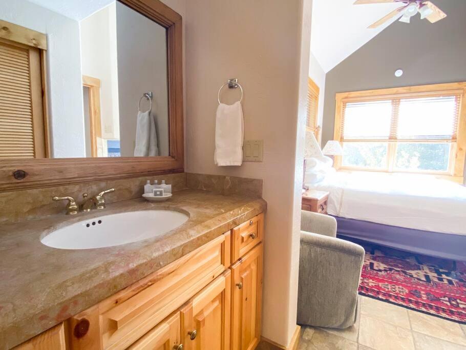 2 Bedroom Condominium - Luxury Skiin And Out Телърайд Екстериор снимка
