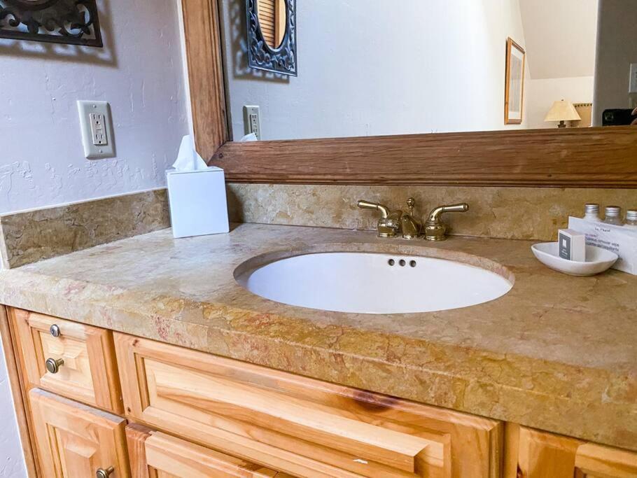 2 Bedroom Condominium - Luxury Skiin And Out Телърайд Екстериор снимка