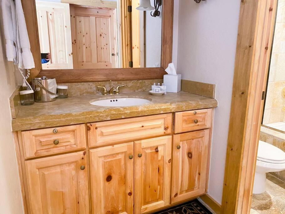 2 Bedroom Condominium - Luxury Skiin And Out Телърайд Екстериор снимка